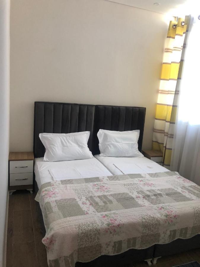 Rezidenca Shopi Apartment เอลบาซาน ภายนอก รูปภาพ