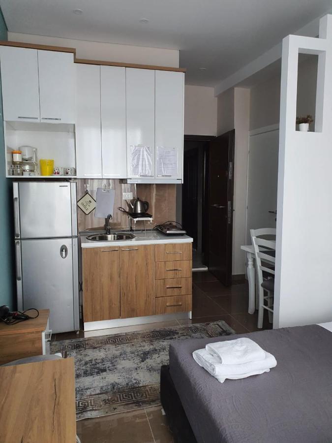 Rezidenca Shopi Apartment เอลบาซาน ภายนอก รูปภาพ