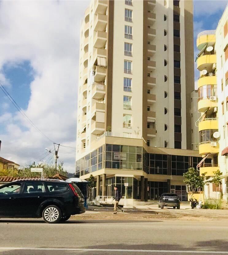 Rezidenca Shopi Apartment เอลบาซาน ภายนอก รูปภาพ
